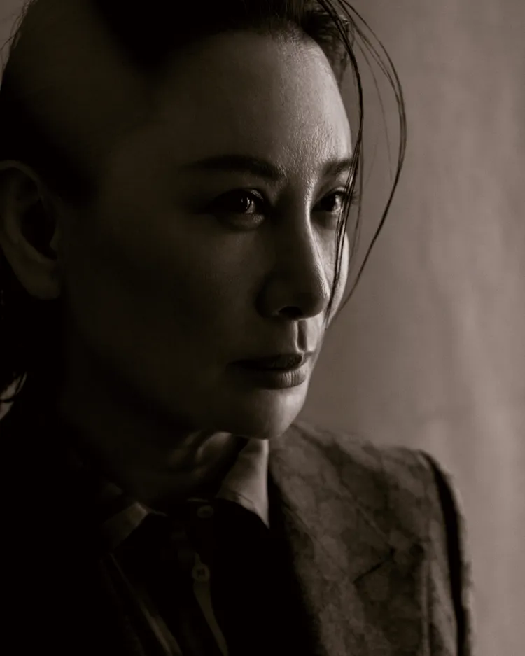陳亞蘭在金鐘獎前接受時尚雜誌專訪。《美麗佳人》提供
