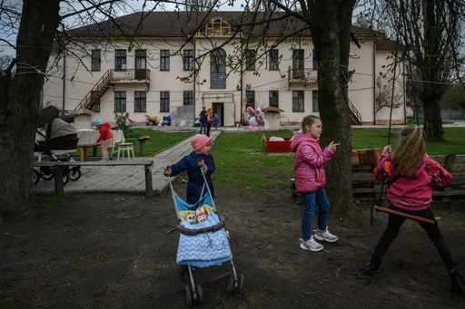 戰火孤雛淚!烏克蘭逾2000童「被歸化」俄籍 14歲的她只想回國找媽媽