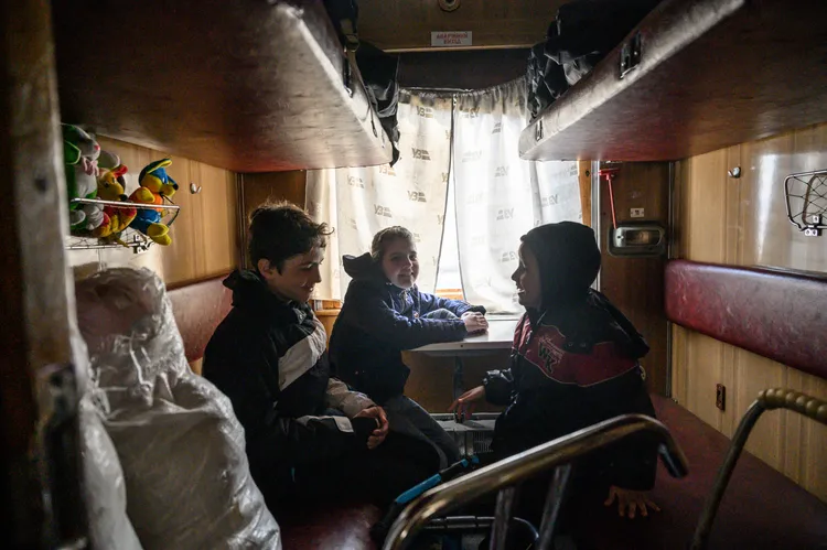 馬立波遭圍城時，曾有一度開放人道走廊，供兒童等平民疏散離開。法新社