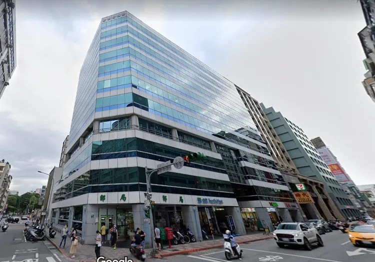 中華民國資訊軟體協會今年7月分別砸3億買下松江商務廣場8樓近400坪空間。翻googlemap