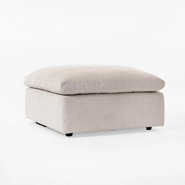 艾禮思落地貓抓布腳凳白沙色，原價1萬8800元，特價促銷價1萬2888元。業者提供