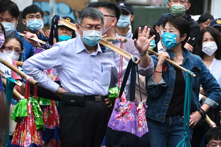 柯文哲、黃珊珊出席客家義民嘉年華。陳志淵攝