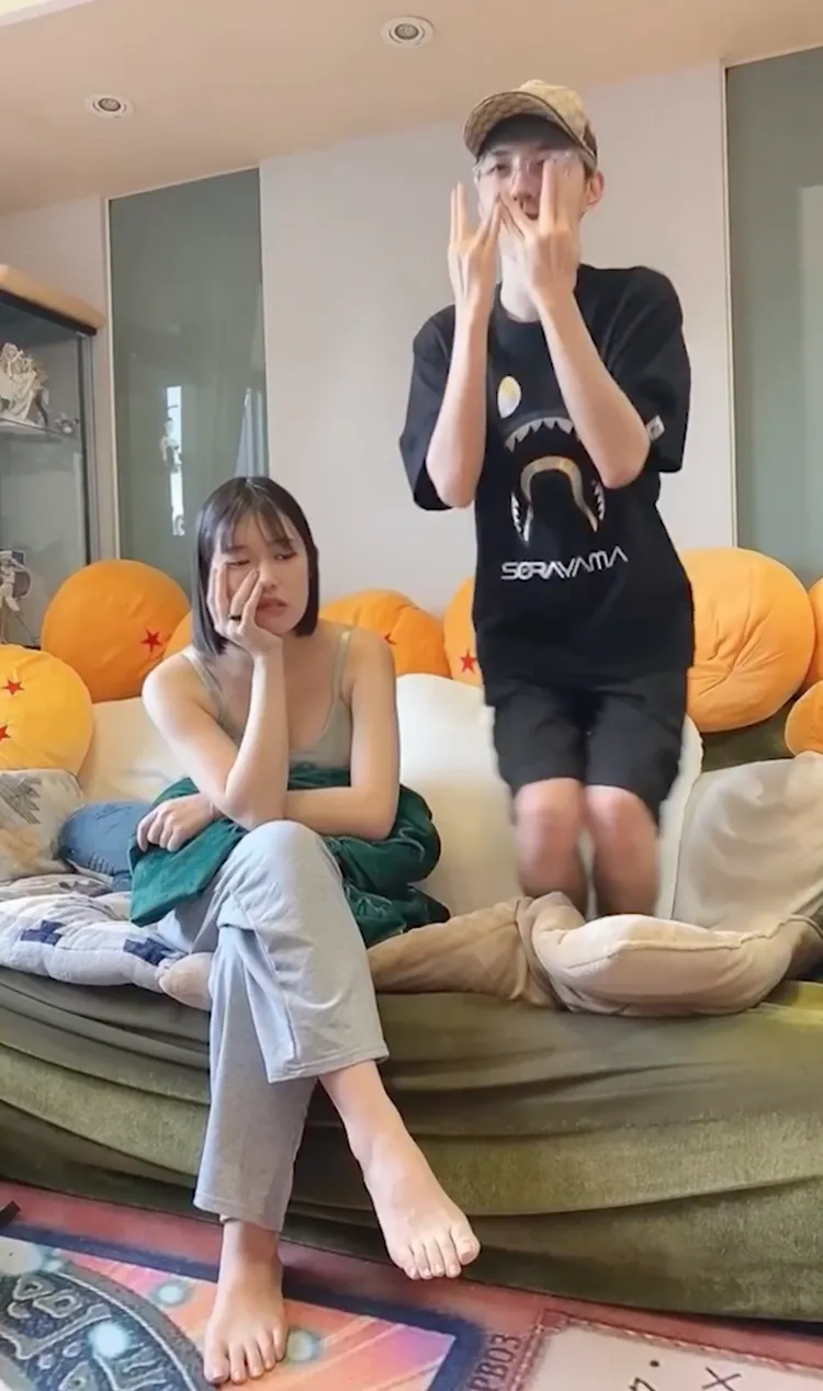 竟是用戒指瞬間套牢正妹。