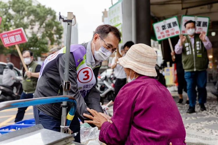 鄭運鵬表示，民進黨這次非常團結，就是不讓桃園走回頭路。鄭運鵬競辦提供