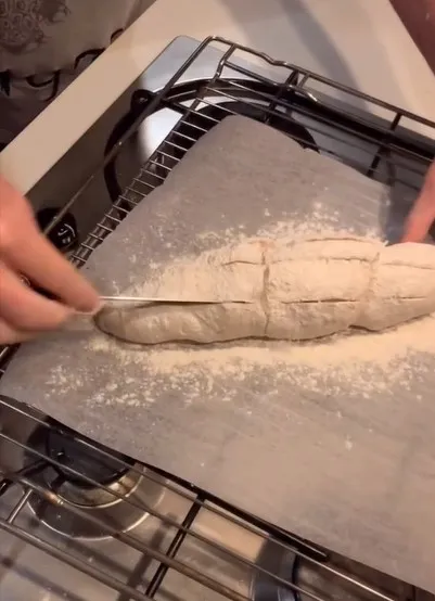 刀子輕劃幾刀幫助它長大。