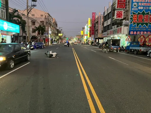 神A雙黃線迴轉擊落機車 影片曝光!重回現場再直擊違規三寶