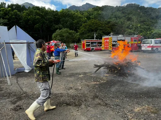 遠水救不了近火!台南山區農民組自救隊 噴藥車變裝消防車護家園