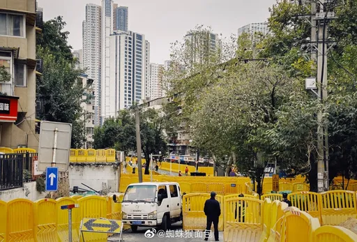 中國武漢疫情又燒？漢陽區90萬人緊急禁足　網友：菜還沒買就被封