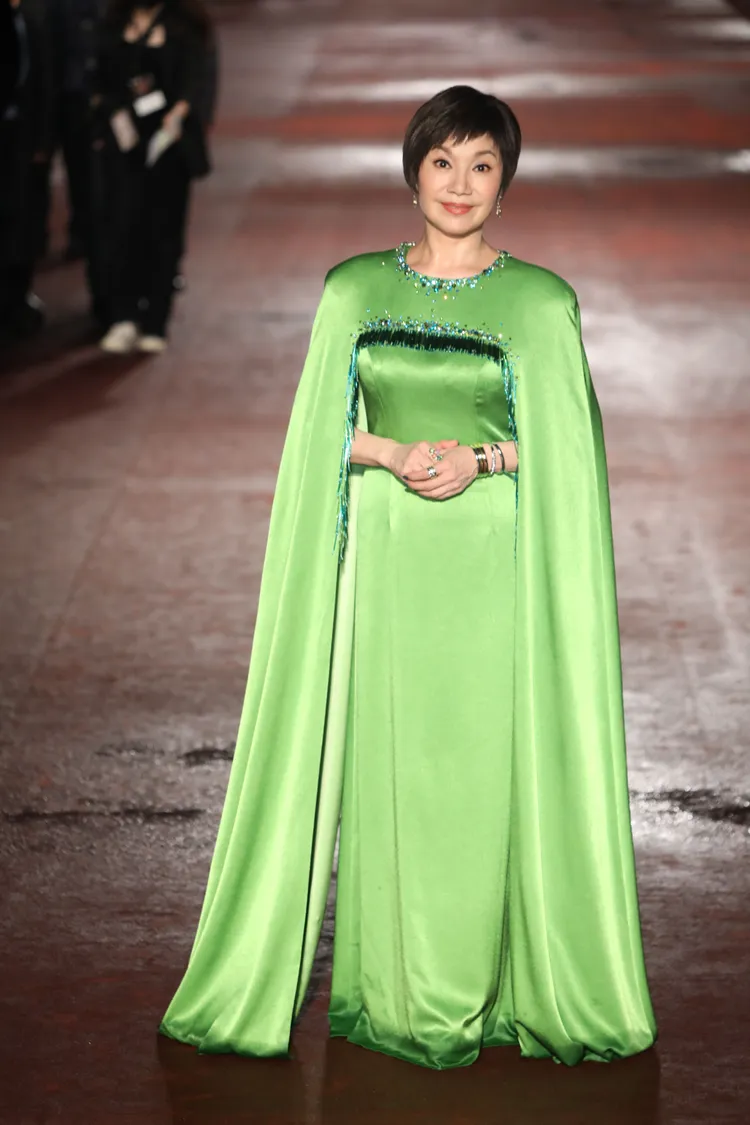 唐美雲一身綠很搶眼。攝影中心攝