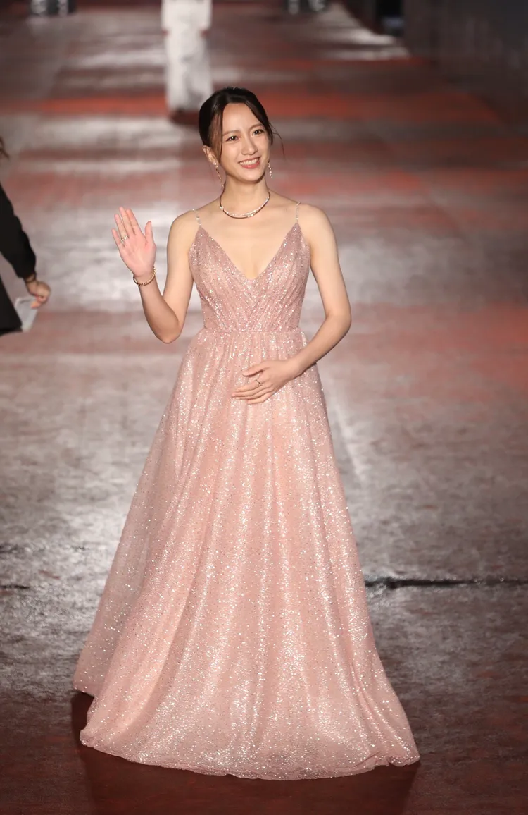 準影后范宸菲粉嫩登場。攝影中心攝