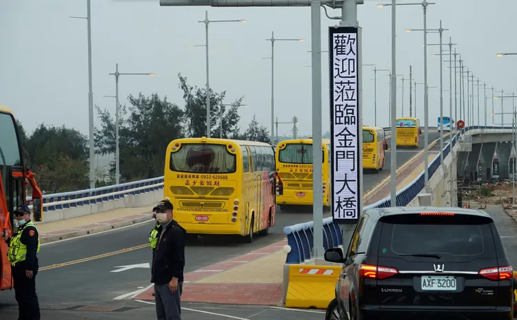金門大橋經交通部等單位已確認達行車安全之標準，30日下午3點正式開放通車。蔡宇凌攝
