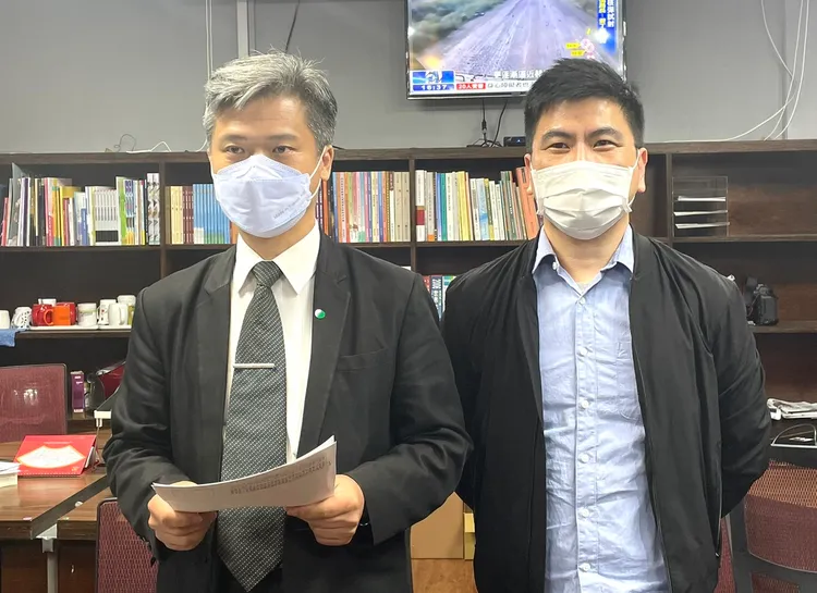 國教署長彭富源(左)表示，私立高中職退場名單預計明年5月前審畢。陳明萱攝