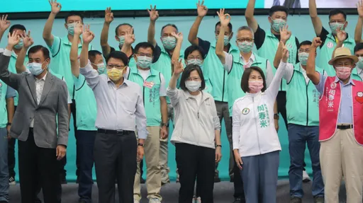 競總成立|萬人相挺周春米 蔡英文:接棒潘孟安續延屏東光榮