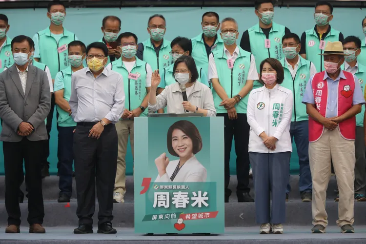 蔡英文總統強調，屏東是綠色執政品質保證的最佳典範，未來一定要讓周春米繼續接棒，屏東的光榮才會延續。羅琦文攝