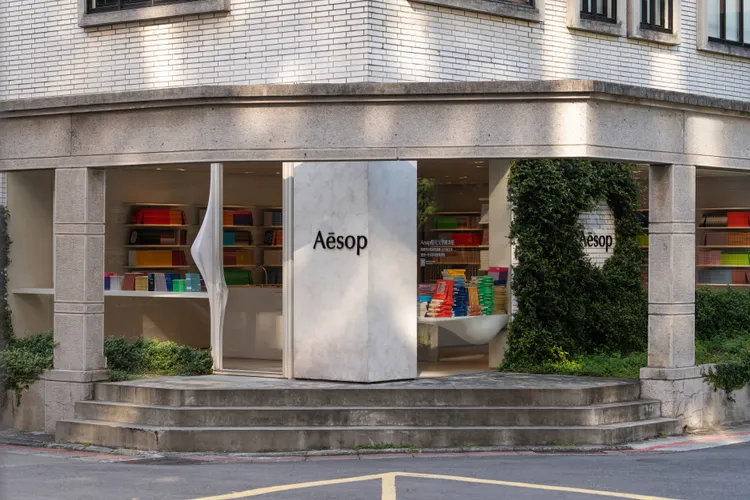Aesop自10月28日至11月1日，將台北大安概念店改造為酷兒文學圖書館。品牌提供