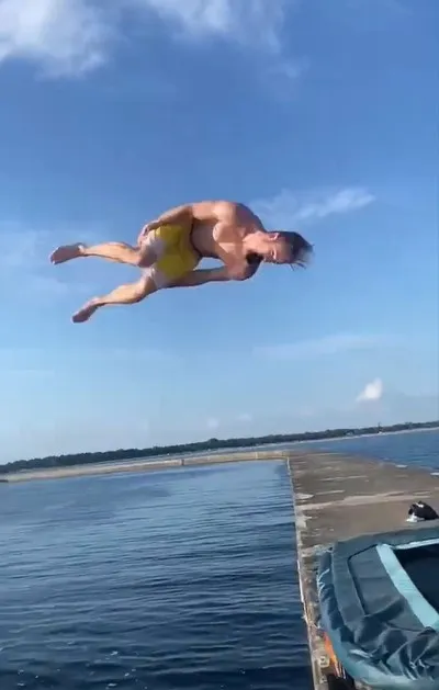 兩位猛男你給誰較高分？