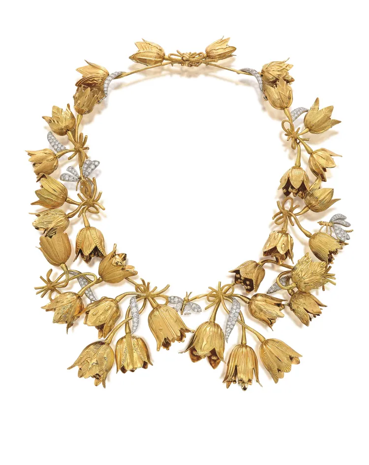 TIFFANY Schlumberger鬱金香項鍊，運用18K金與鉑金鑲嵌鑽石，刻劃出徐風吹拂鬱金香與蜻蜓飛舞其間的生命力，估價約621萬元台幣。品牌提供