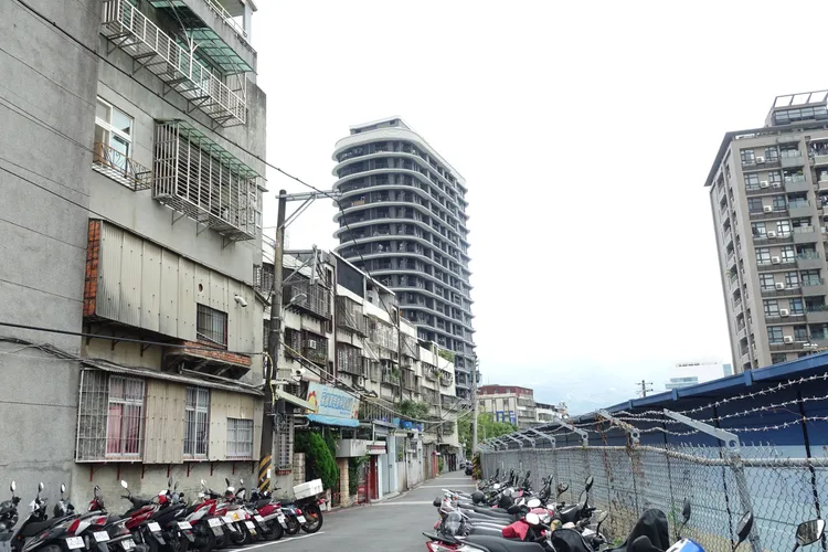 關渡因新案供給不多，新案價格容易衝高。鄭孟晃攝