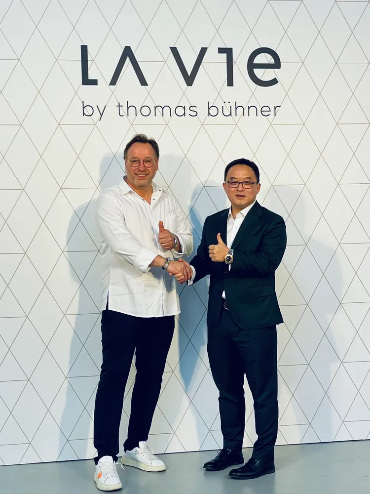 米其林三星主廚Thomas Bühner與風味睿麗餐飲執行長吳睿弘。曾仲葳攝