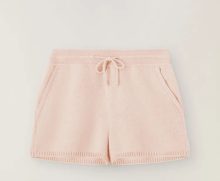 抽繩針織短褲，3萬8200元。品牌提供