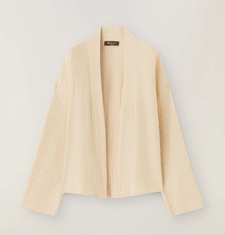 羅紋針織開襟外套，6萬6200元。品牌提供