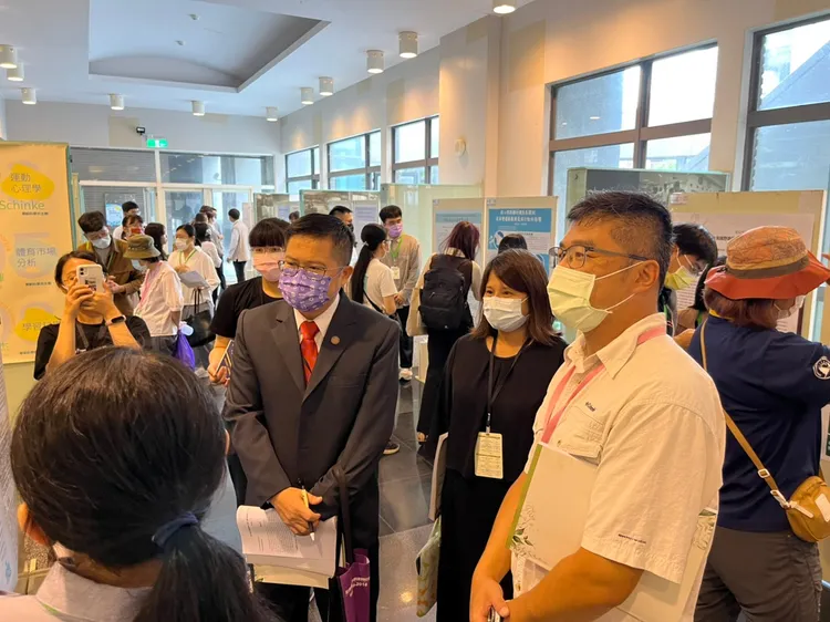 研討會共有超過350名國內外學者專家參與，探討藉由永續發展需要的高等教育課程和教學實踐。主辦單位提供