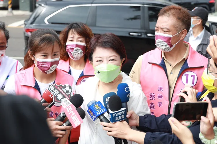 台中市長盧秀燕說她一向鼓勵年輕人參政，也希望爭取國民黨市議會的盟友加入，一起為市民努力。盧秀燕競總提供