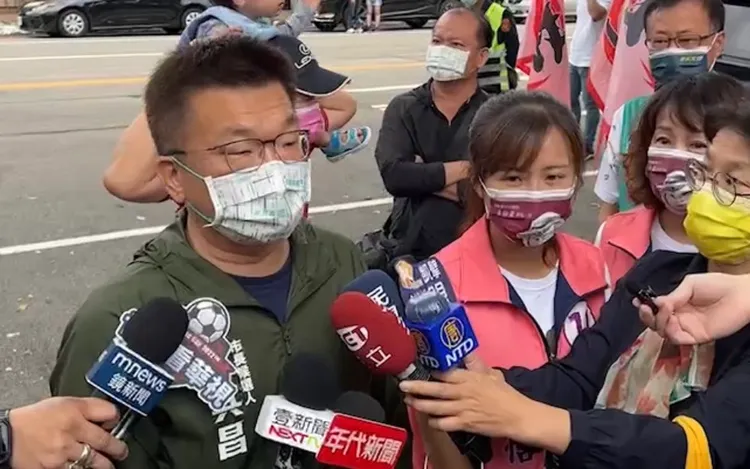 蔡其昌說只要服務民眾理念相同，就是他「行動派隊員」，他就會幫忙站台輔選。曾雪蒨攝