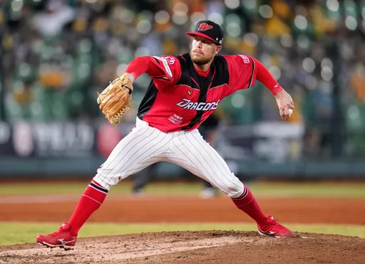 今天封王殘念!兄弟被味全新洋投封鎖 還是無法拋出13830條冠軍黃彩帶