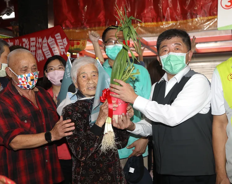 陳時中說，高端的事情要經過一連串的程序。陳明中攝