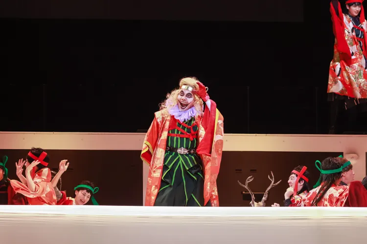 竹中直人全臉塗白亮相。趙世平攝