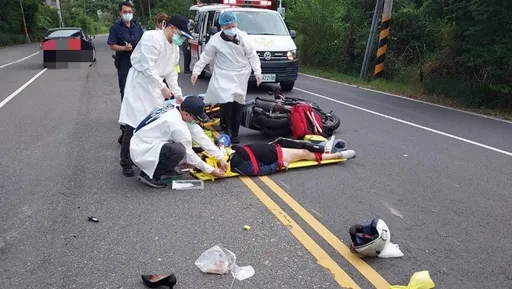 高雄橋頭2機車碰撞釀1死2傷　短褲女騎士頭部重創搶救不治