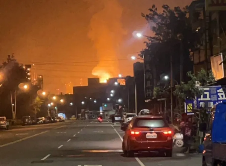中油大林煉油廠第三重油脱硫工場發生爆炸火警。讀者提供