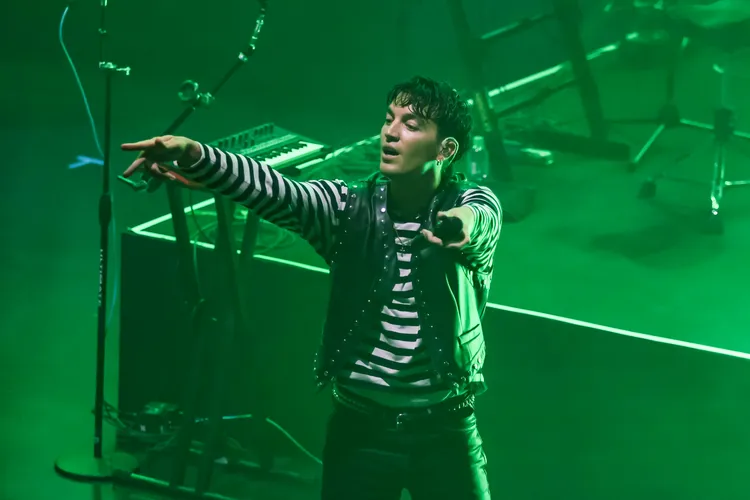 保羅終於脫下墨鏡讓粉絲一睹他的帥臉。趙世平攝