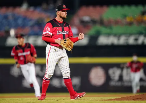 百萬象迷瑟瑟發抖?味全新洋投強勢進入季後賽28人名單