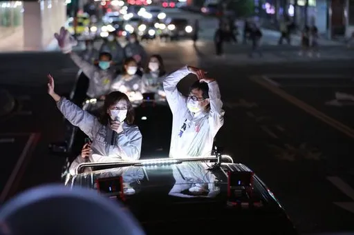 陳其邁北上新竹輔選 合體沈慧虹車隊掃街