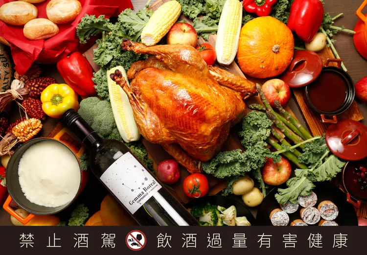 圖1.台北萬豪酒店推出限量感恩聖誕禮籃，「經典火雞禮籃」每組4980元。業者提供