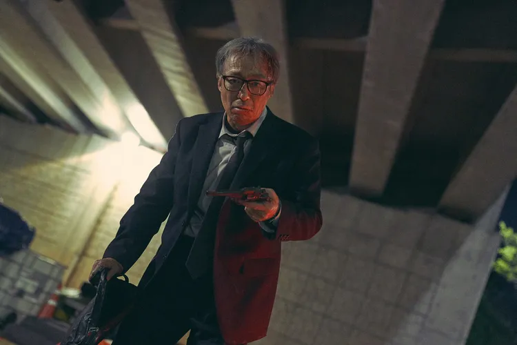 李星民片中扮80多歲老人，每次上戲都要花老妝。車庫娛樂提供