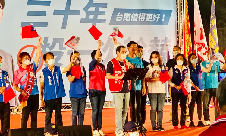 謝龍介競選總部成立。王志弘攝