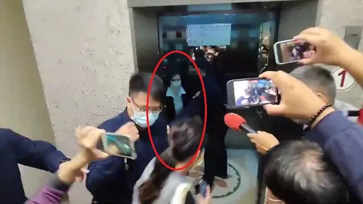 林姿妙遭控4大罪今現身法庭強調清白 70名警力法院外維持秩序