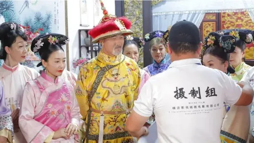 62歲熟齡版《甄環傳》急需皇上！16名大媽用計拐人上戲　圓夢費用曝光