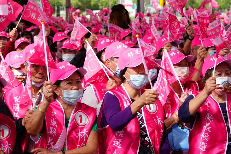 林姿妙競選總部成立，現場支持者粗估有6000人。林泊志攝