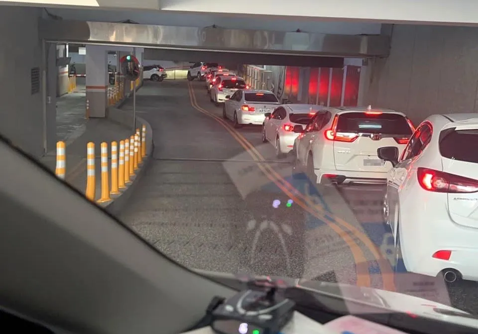 翻攝自臉書「路上觀察學院」