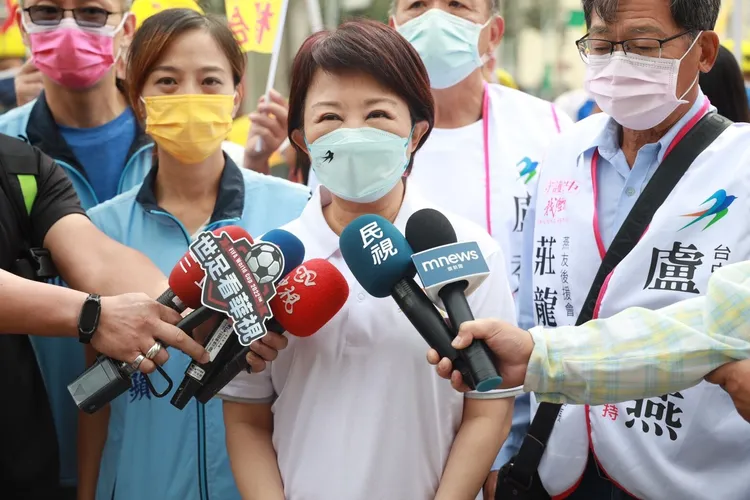 台中市長盧秀燕對南韓梨泰院踩踏事件感到痛心與不捨，表示已要求各單位加強對大型活動的工安檢查。盧秀燕總部提供