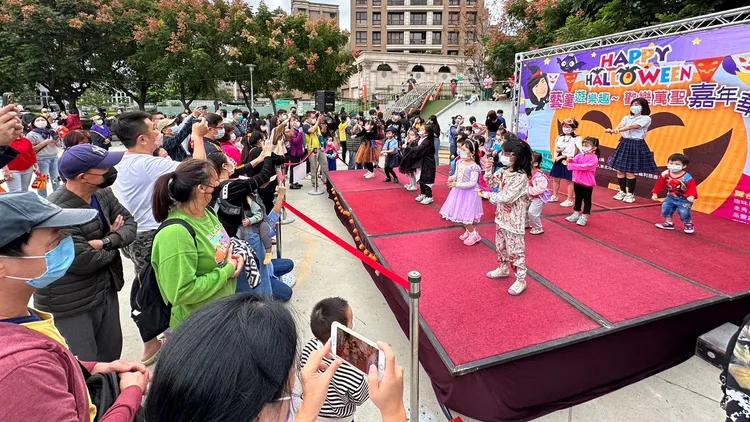 現場吸引許多民眾帶著小孩來參加。新北市議員李倩萍提供