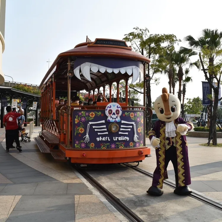 SKM park主打「惡靈夜總會」，穿著萬聖扮裝可享「星光暢玩」優惠。觀光局提供
