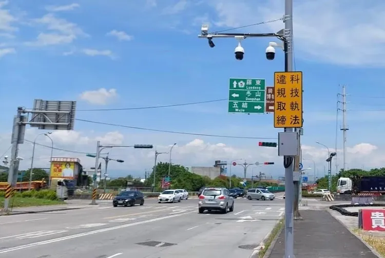 科技執法路段取締項目依各路口交通特性不同規劃建置。警方提供