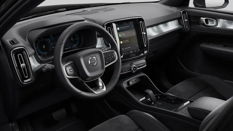 車艙內主要是Google車載資訊娛樂系統，以及12.3吋數位儀錶介面進行優化，並保有正統休旅車的寬敞空間設定。原廠照片