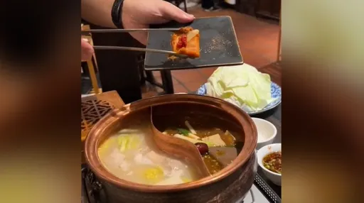 鴨血太好吃！剛下班的暖心美食　她大讚「台北麻辣火鍋天花板」