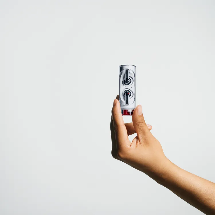 搭配充電盒使用多達29小時續航時間。業者提供